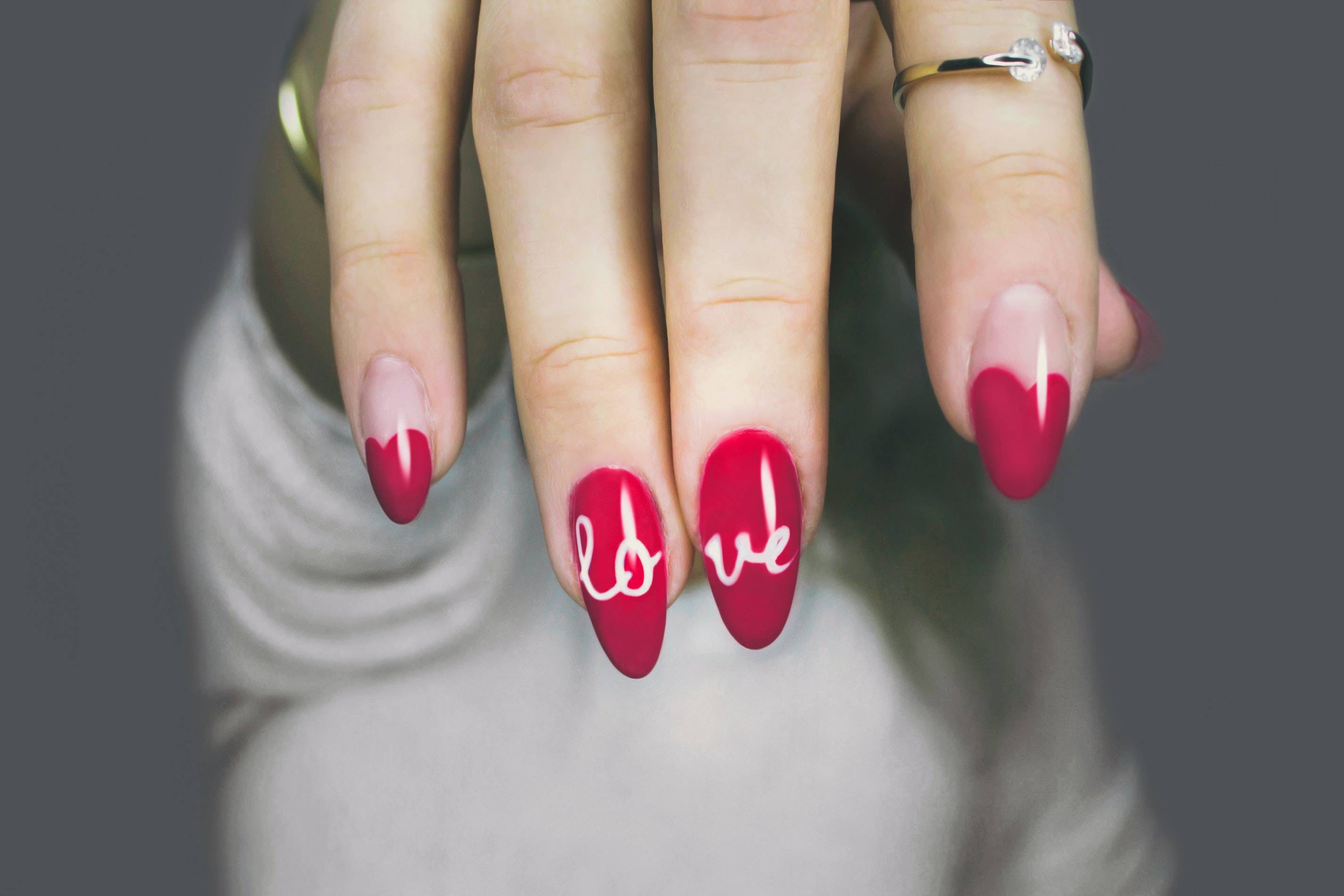 Fall In Love With These Valentine Nail Art Designs