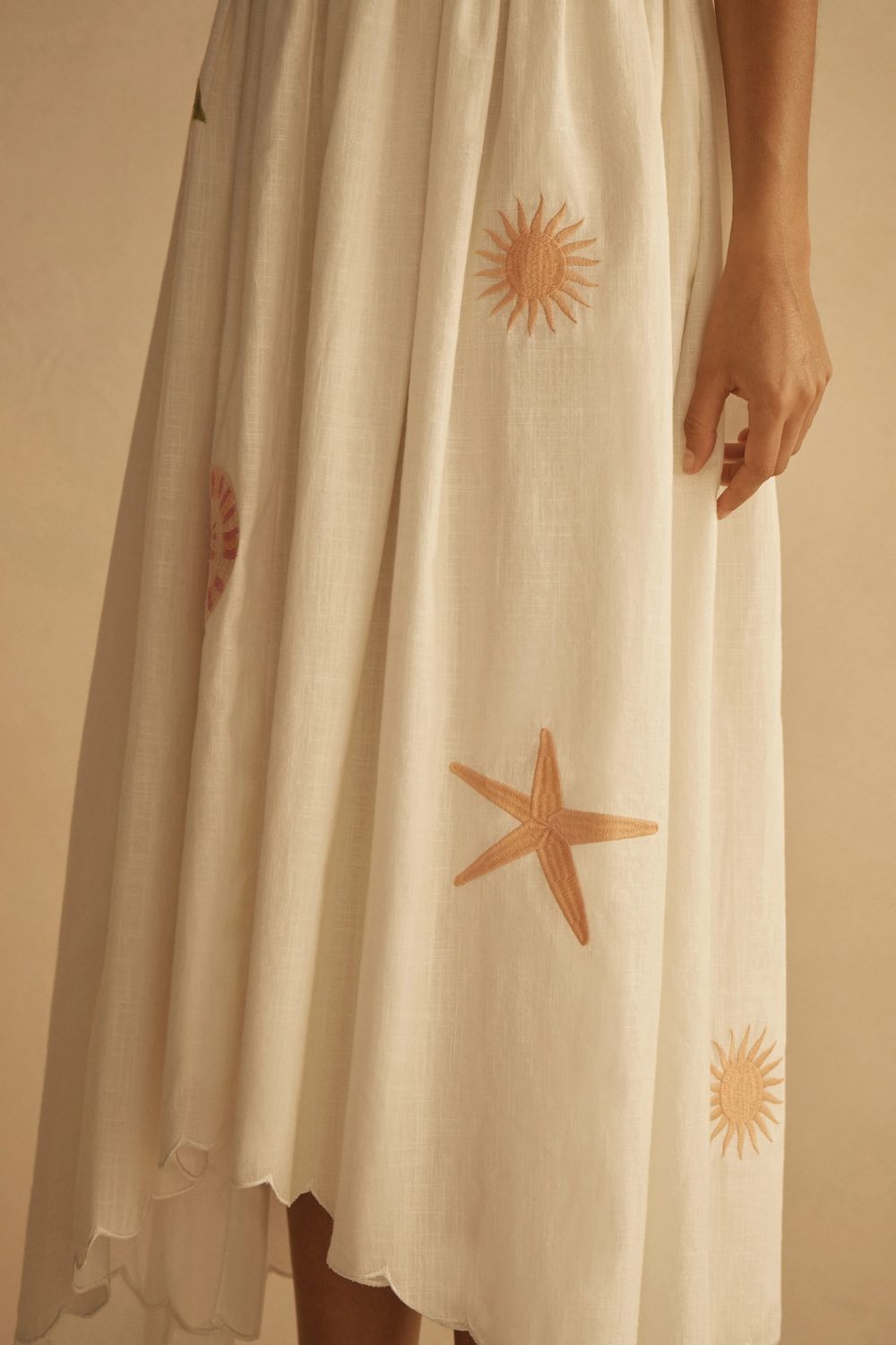 Load image into Gallery viewer, Embroidered Scallop Midi Dress Alcio
