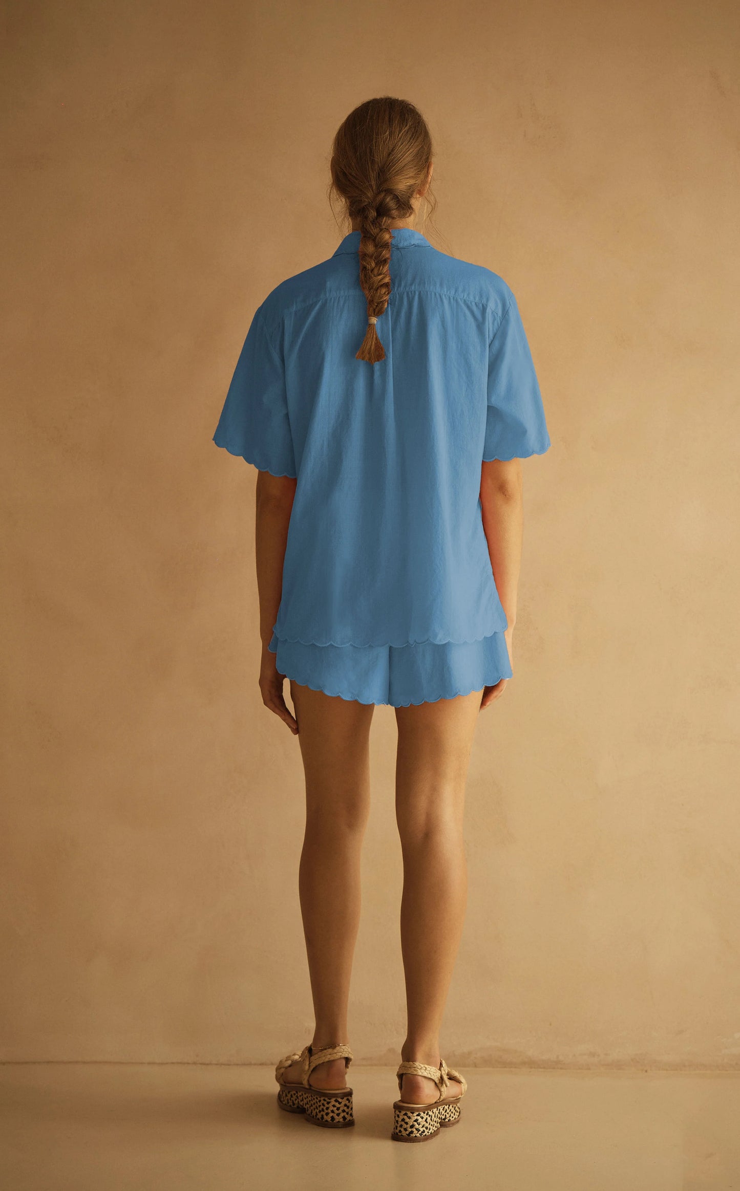 Load image into Gallery viewer, Scallop Drawstring Short Fiordaliso Blue - Shorts
