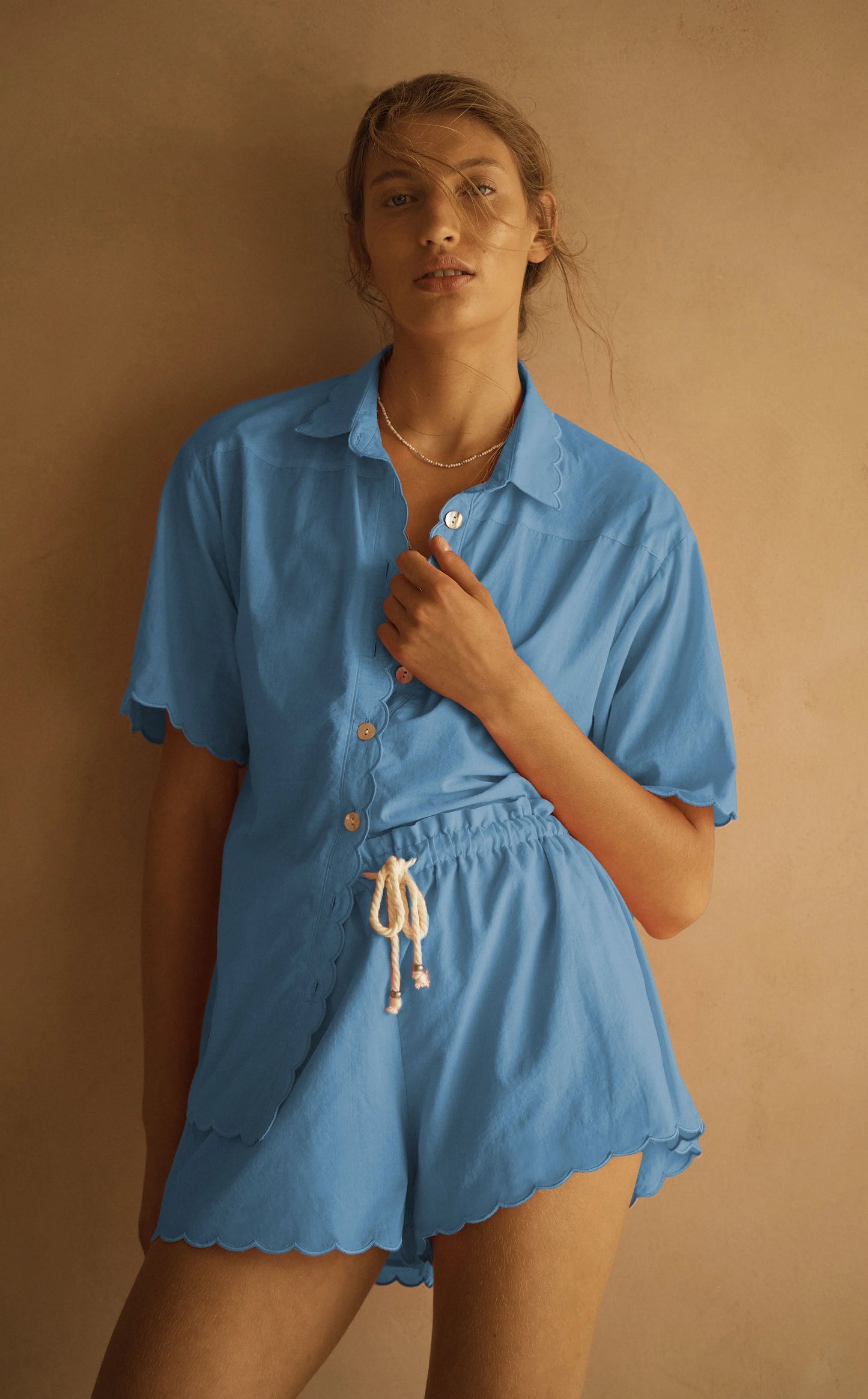 Load image into Gallery viewer, Scallop Drawstring Short Fiordaliso Blue - Shorts
