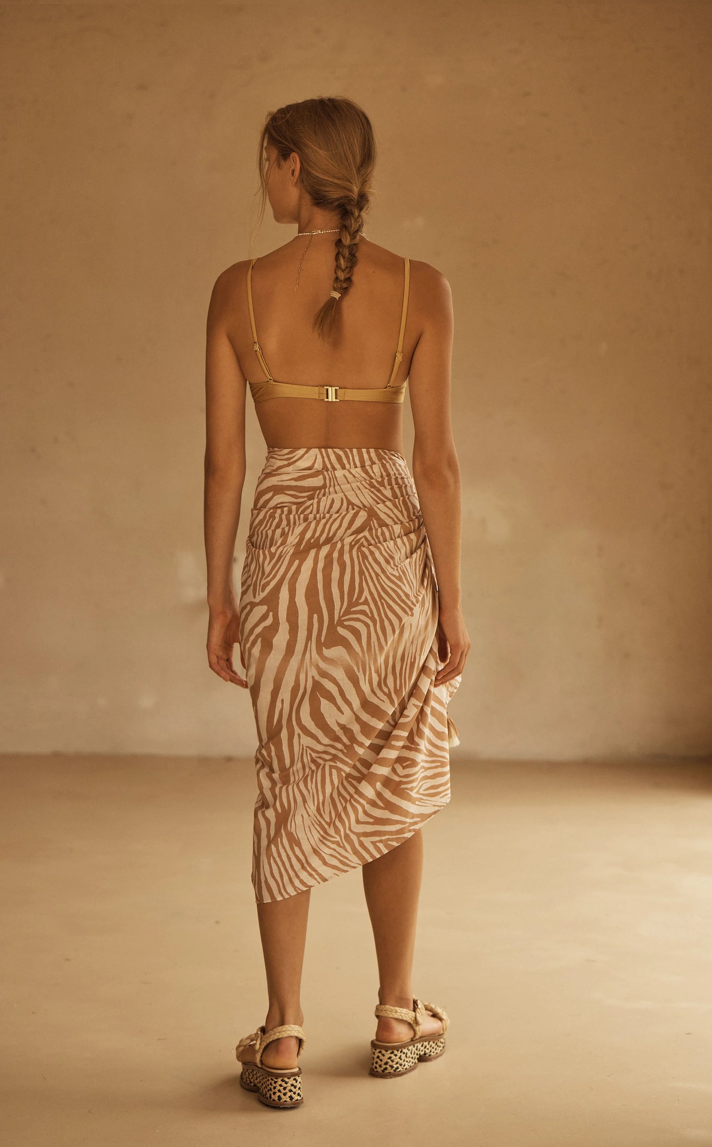 Load image into Gallery viewer, Tasselled Pareo Notae Brown/White - ONE SIZE - Sarong
