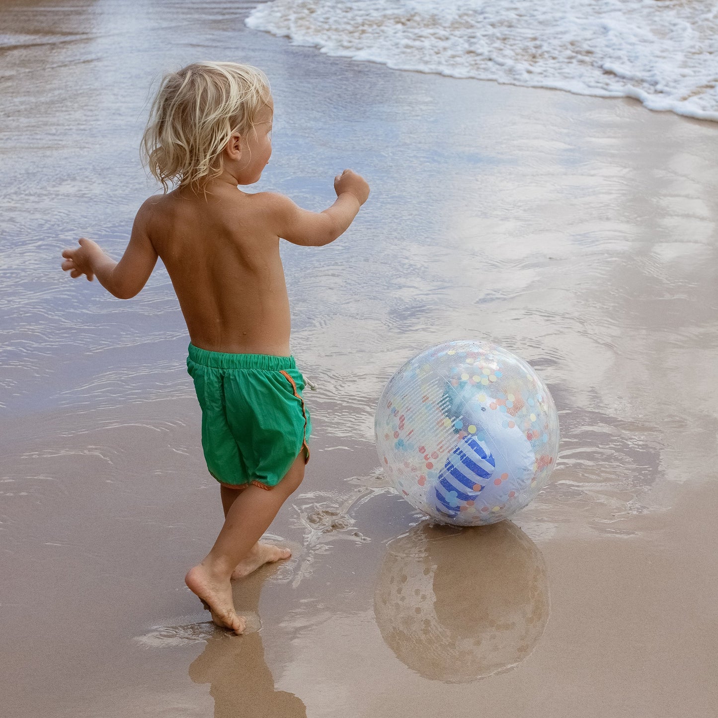 Load image into Gallery viewer, 3D Inflatable Beach Ball Sid the Seagull Blue Stripe - Beach Toy
