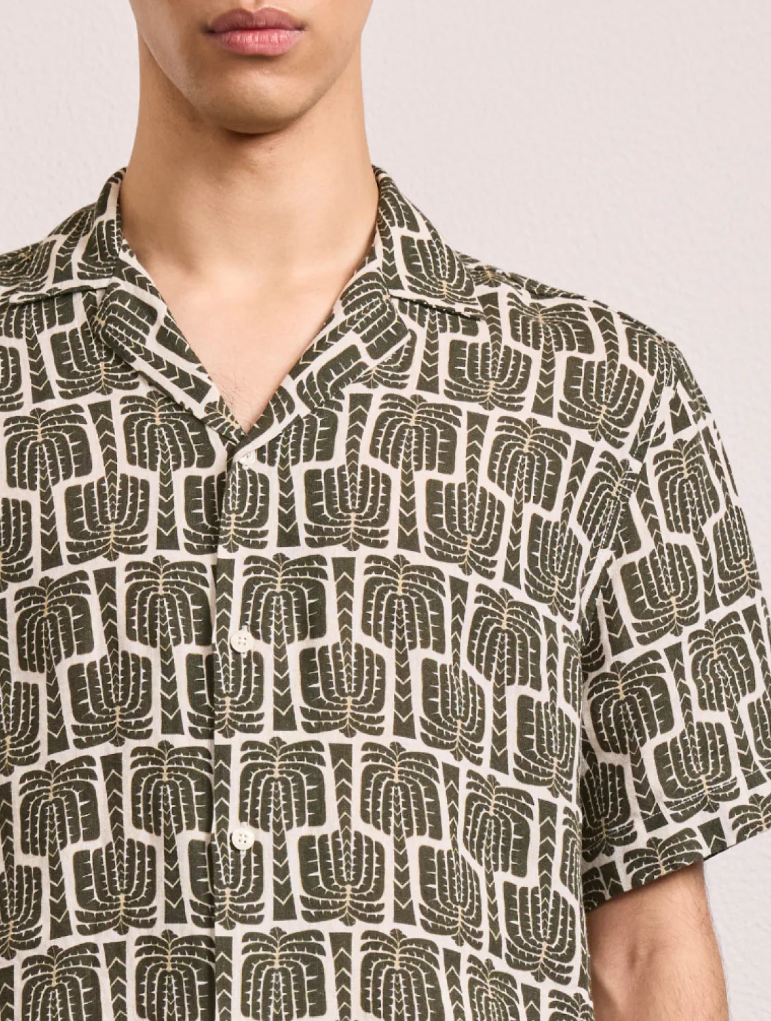 Load image into Gallery viewer, Roberto Palmeira Printed Linen Shirt Dark Olive

