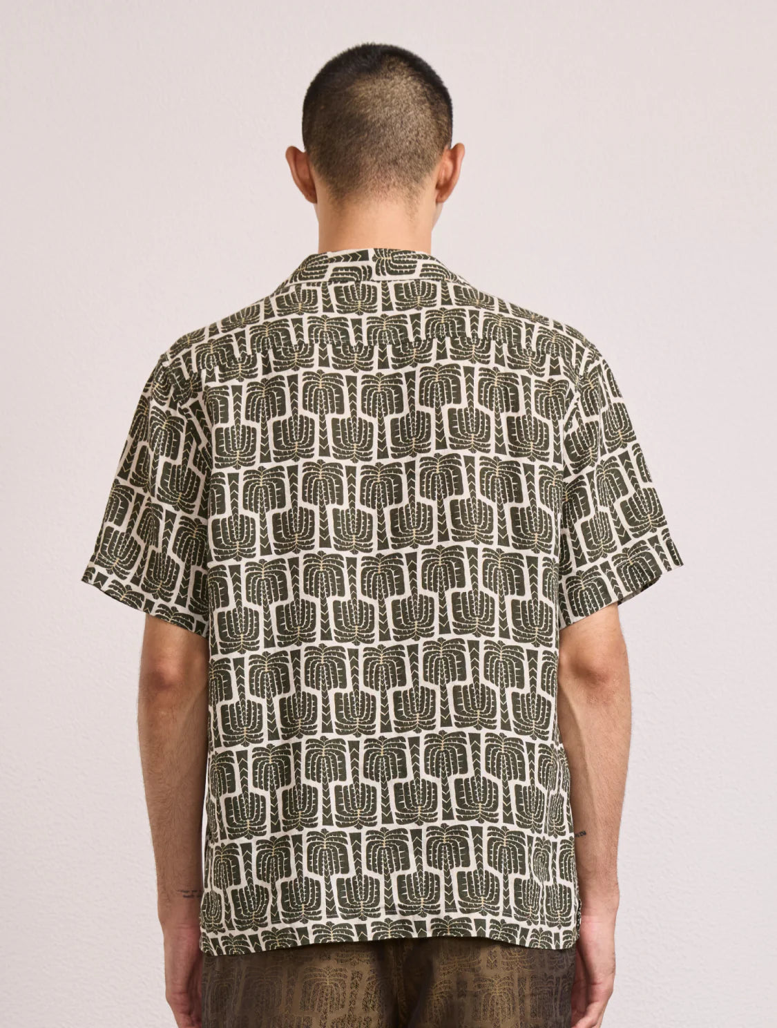 Load image into Gallery viewer, Roberto Palmeira Printed Linen Shirt Dark Olive

