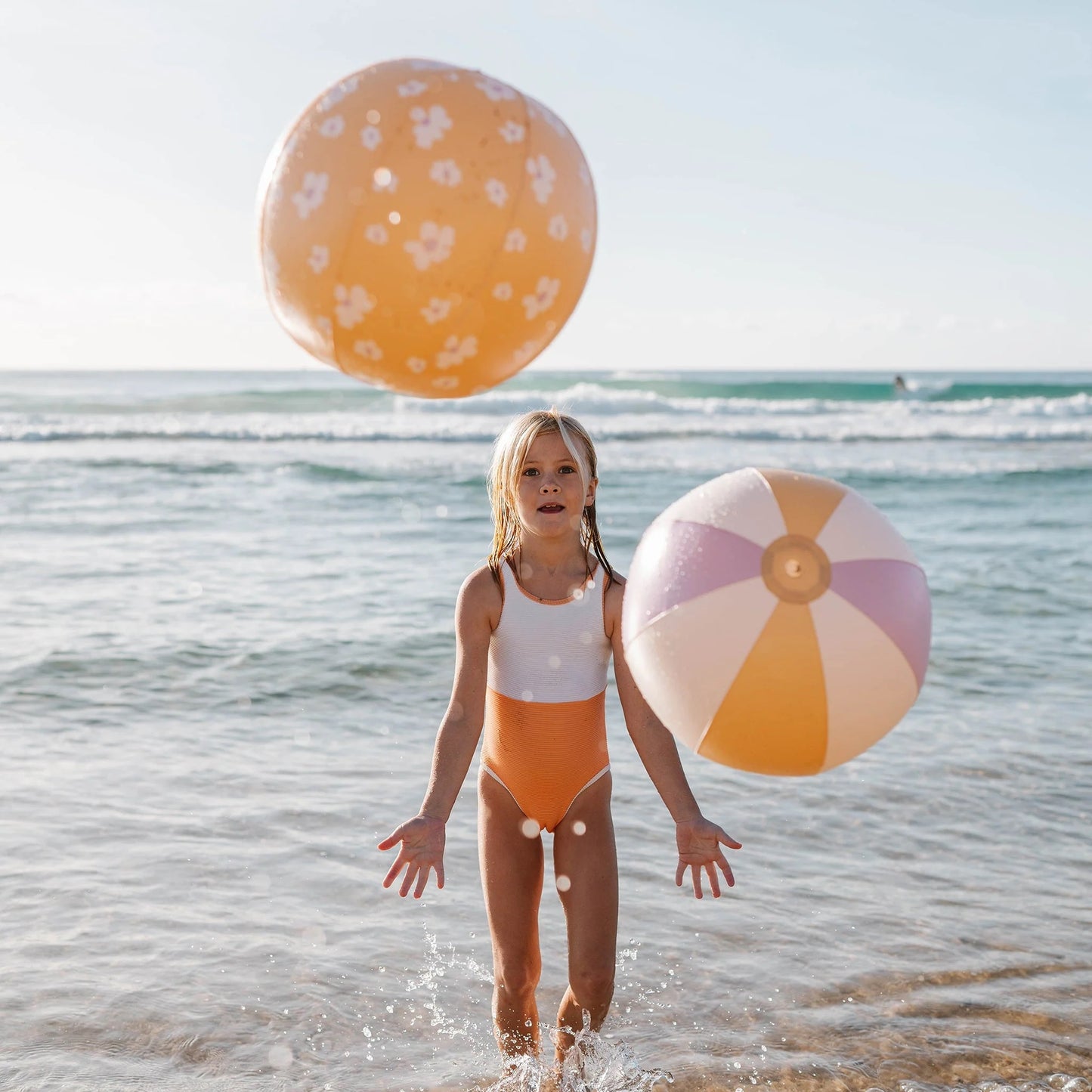 Load image into Gallery viewer, Inflatable Beach Ball Set of 2 Princess Swan Multi - ONE SIZE - Beach Toy
