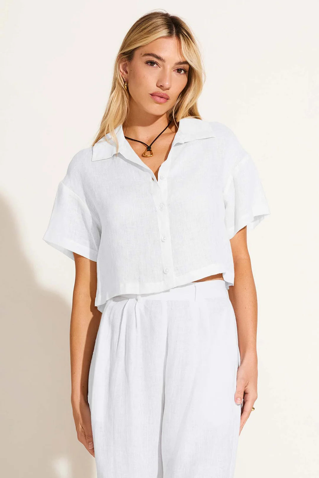 Load image into Gallery viewer, Hana Cropped Shirt White
