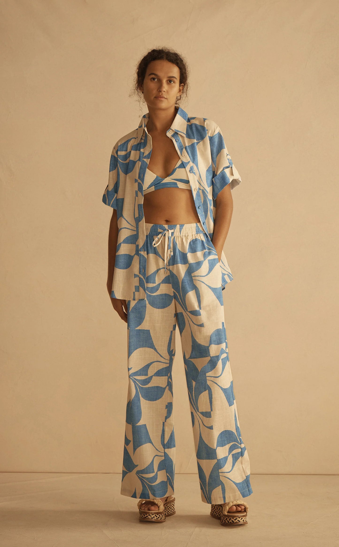 Load image into Gallery viewer, Cuffed Short Sleeve Shirt Ipanema
