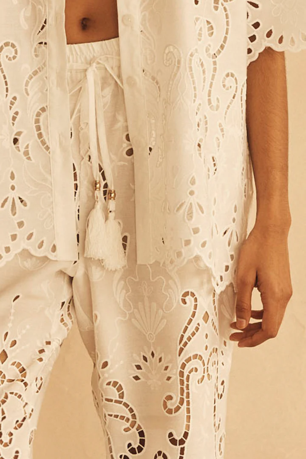 Load image into Gallery viewer, Lace Cropped Pant Merletti
