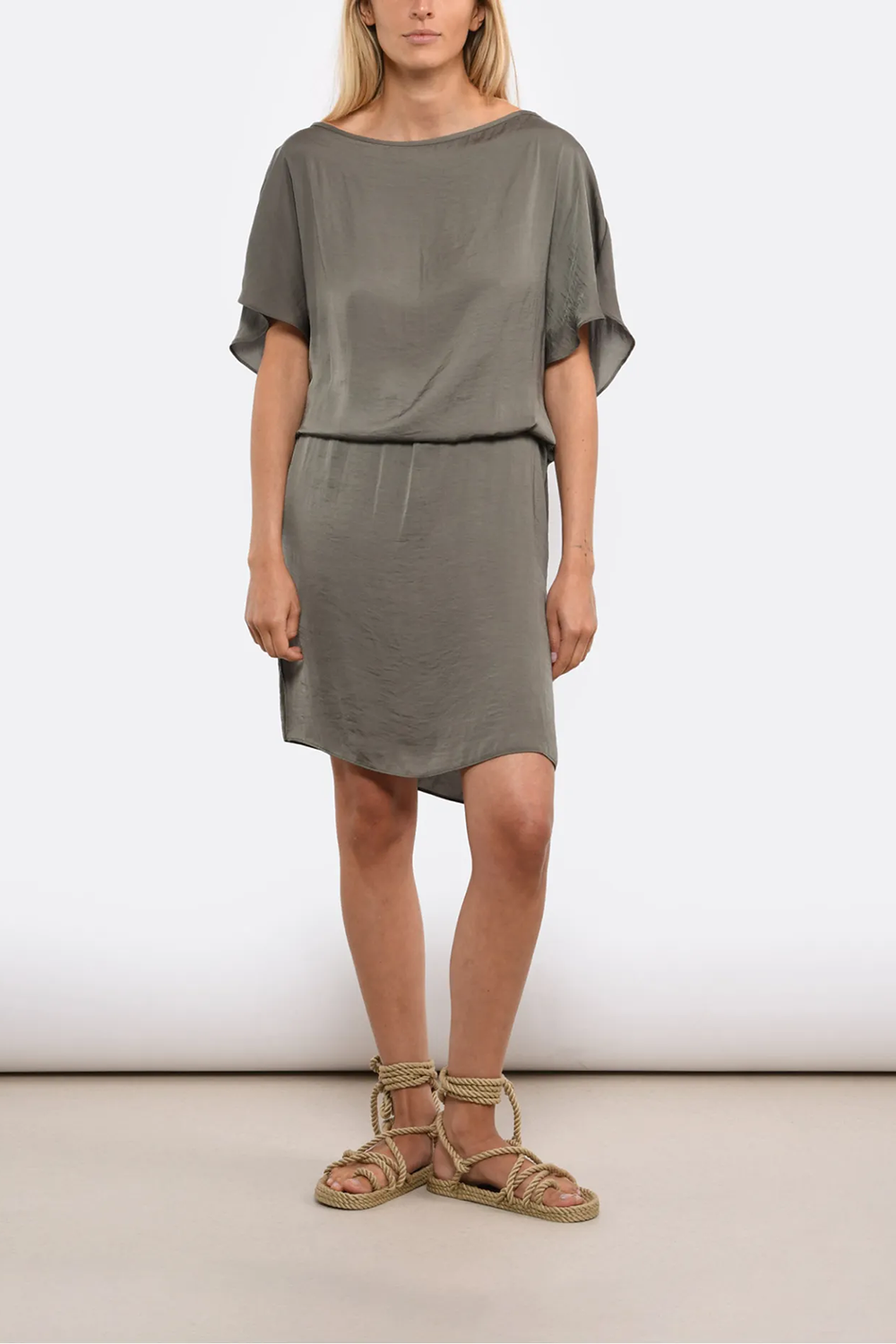 Load image into Gallery viewer, Jul Robe Kaki - Dress
