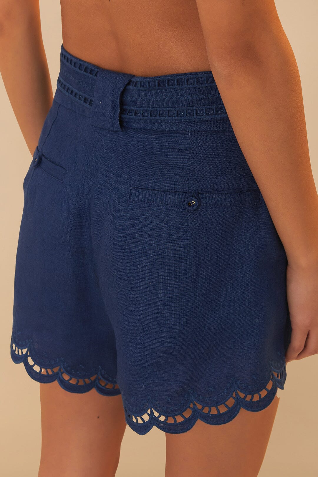 Load image into Gallery viewer, Navy Blue Richelieu Belted Linen Shorts
