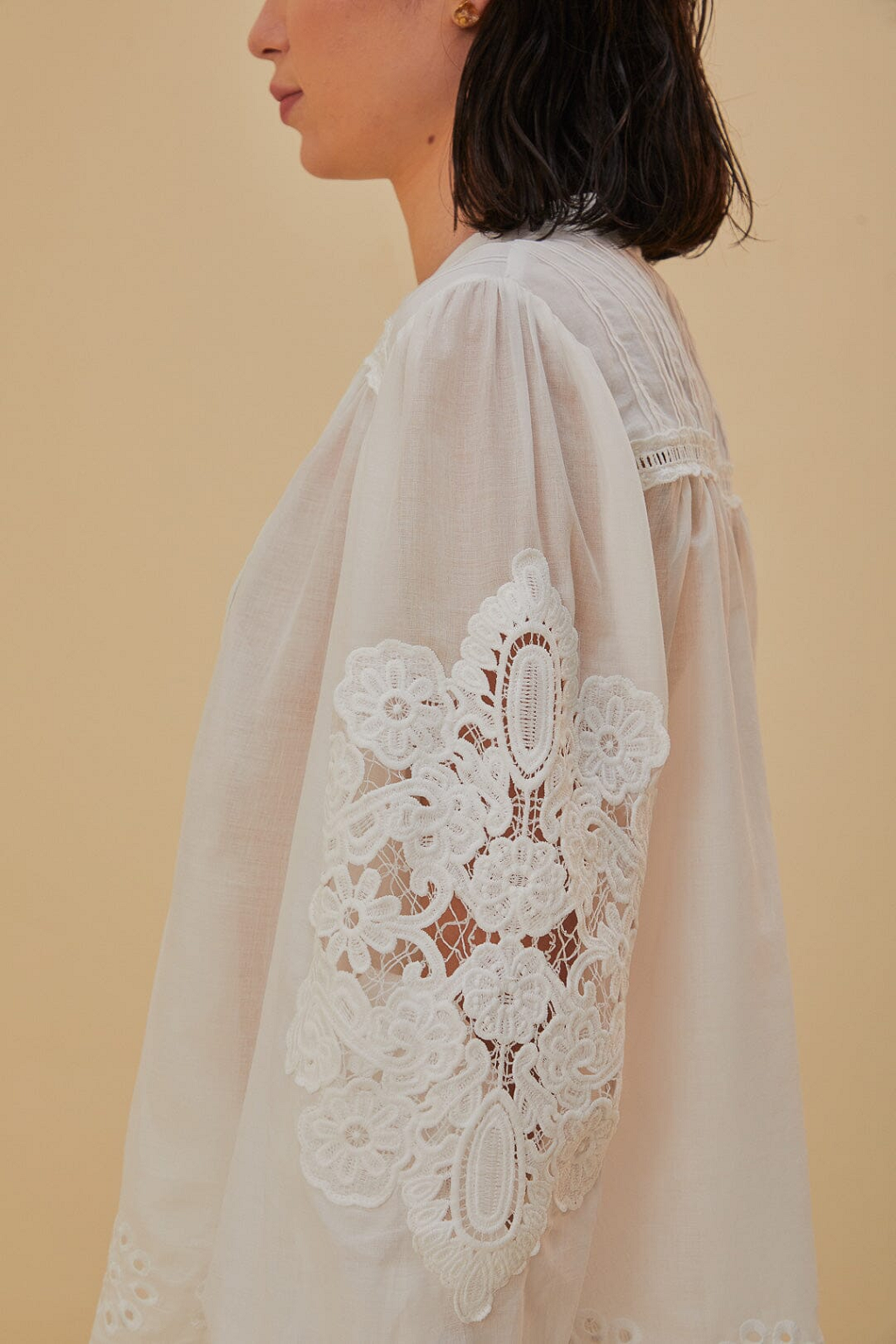 Load image into Gallery viewer, Off White Long Sleeve Blouse - Top
