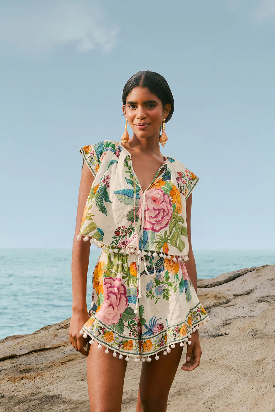 Load image into Gallery viewer, Off White Sweet Bloom Blouse
