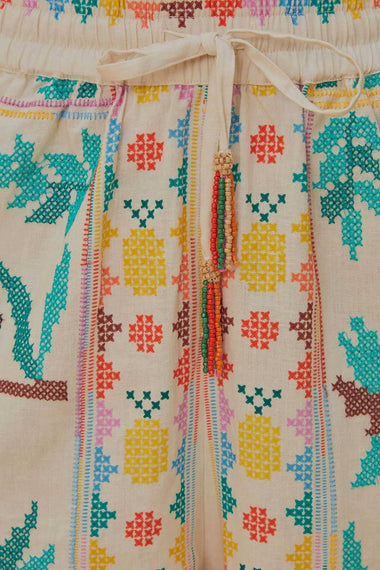 Stitched Birds Scarf Off White Short - Shorts