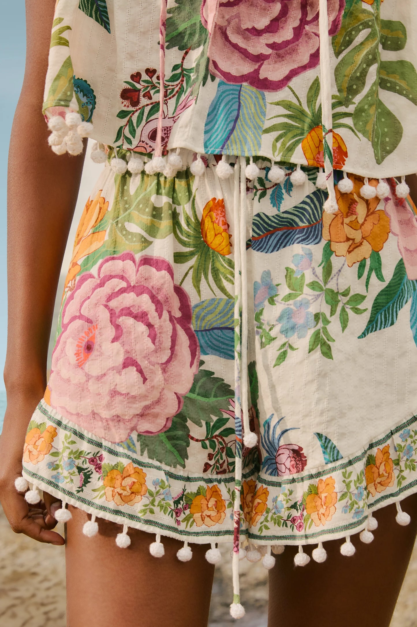 Load image into Gallery viewer, Off White Sweet Bloom Short
