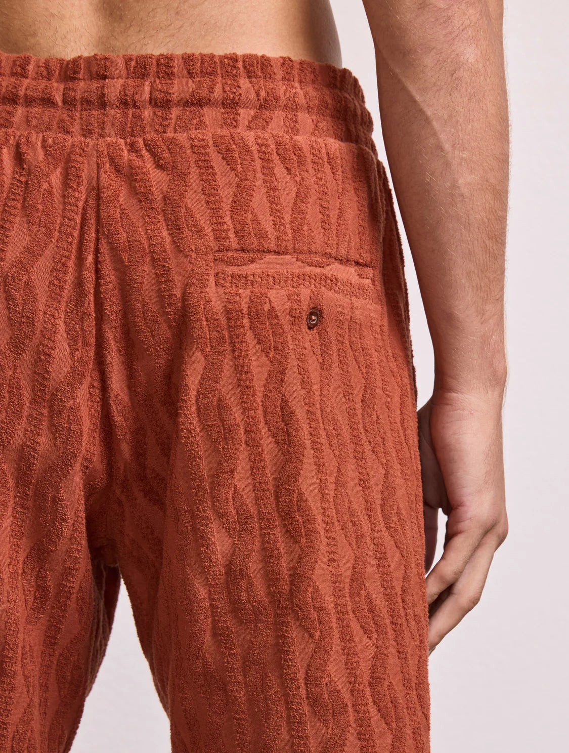 Load image into Gallery viewer, Augusto Terry Jacquard Short Silk Brown - Shorts
