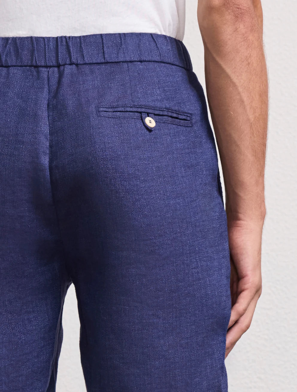 Load image into Gallery viewer, Mens Linen Shorts in Navy Blue
