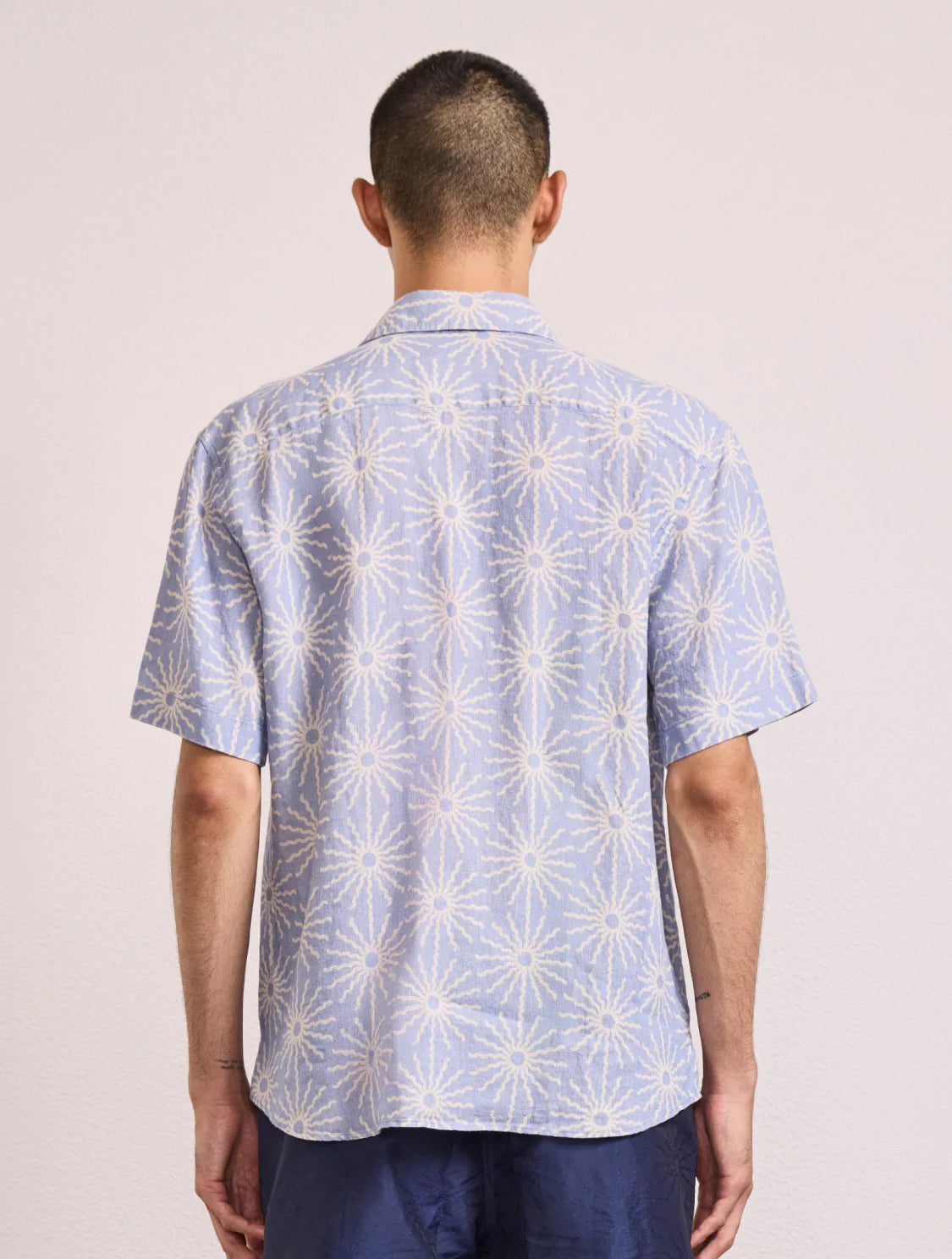 Load image into Gallery viewer, Castro Linen Copa Sol Printed Short Sleeve Shirt Chambray Blue - Short Sleeve Shirt
