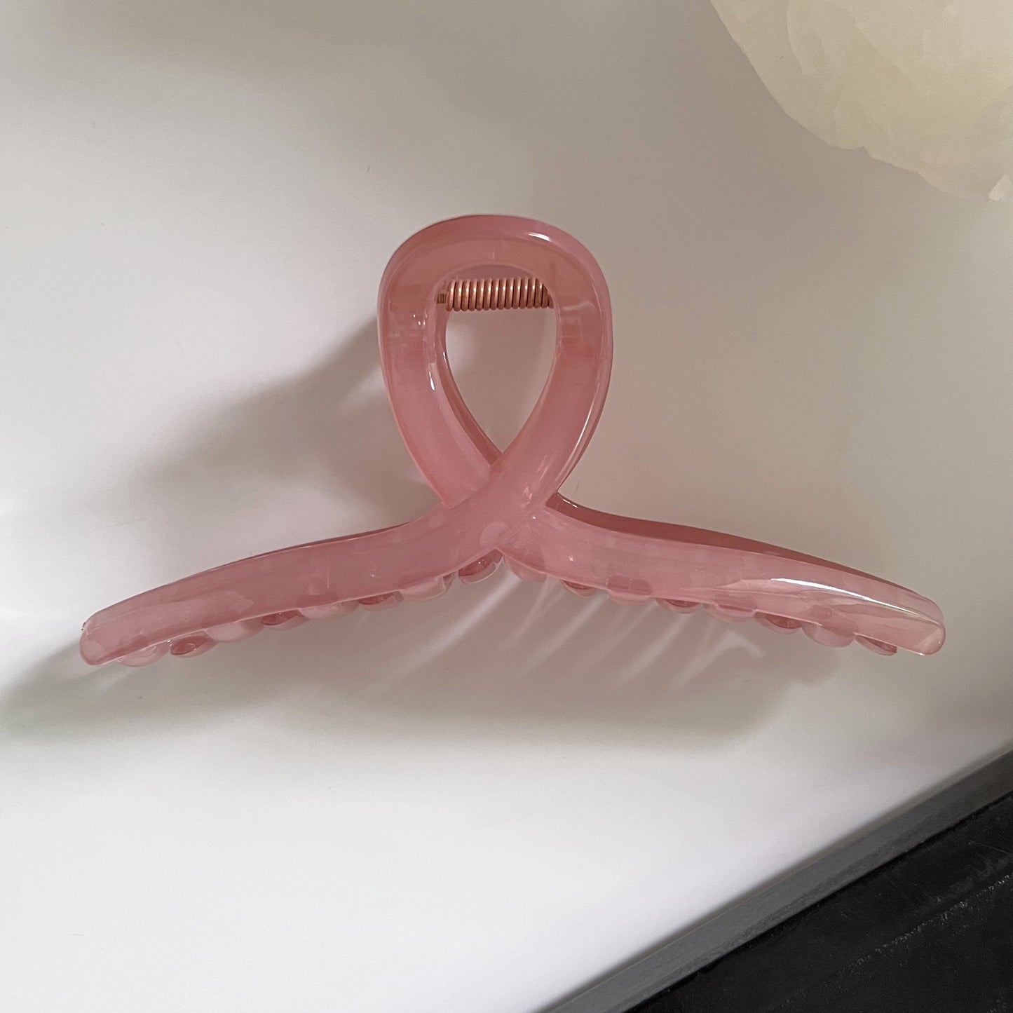Load image into Gallery viewer, Minimalist Cross-Loop Hair Claw Clips Glossy Finish Rose
