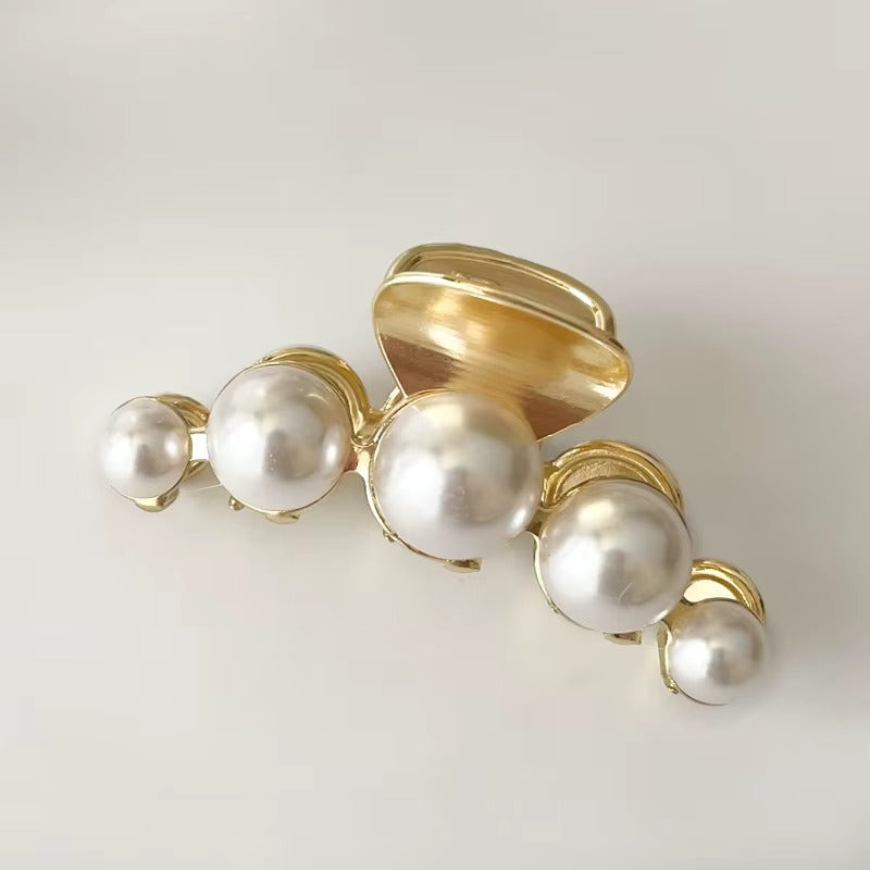 Load image into Gallery viewer, Gold Small Pearl Claw Clip
