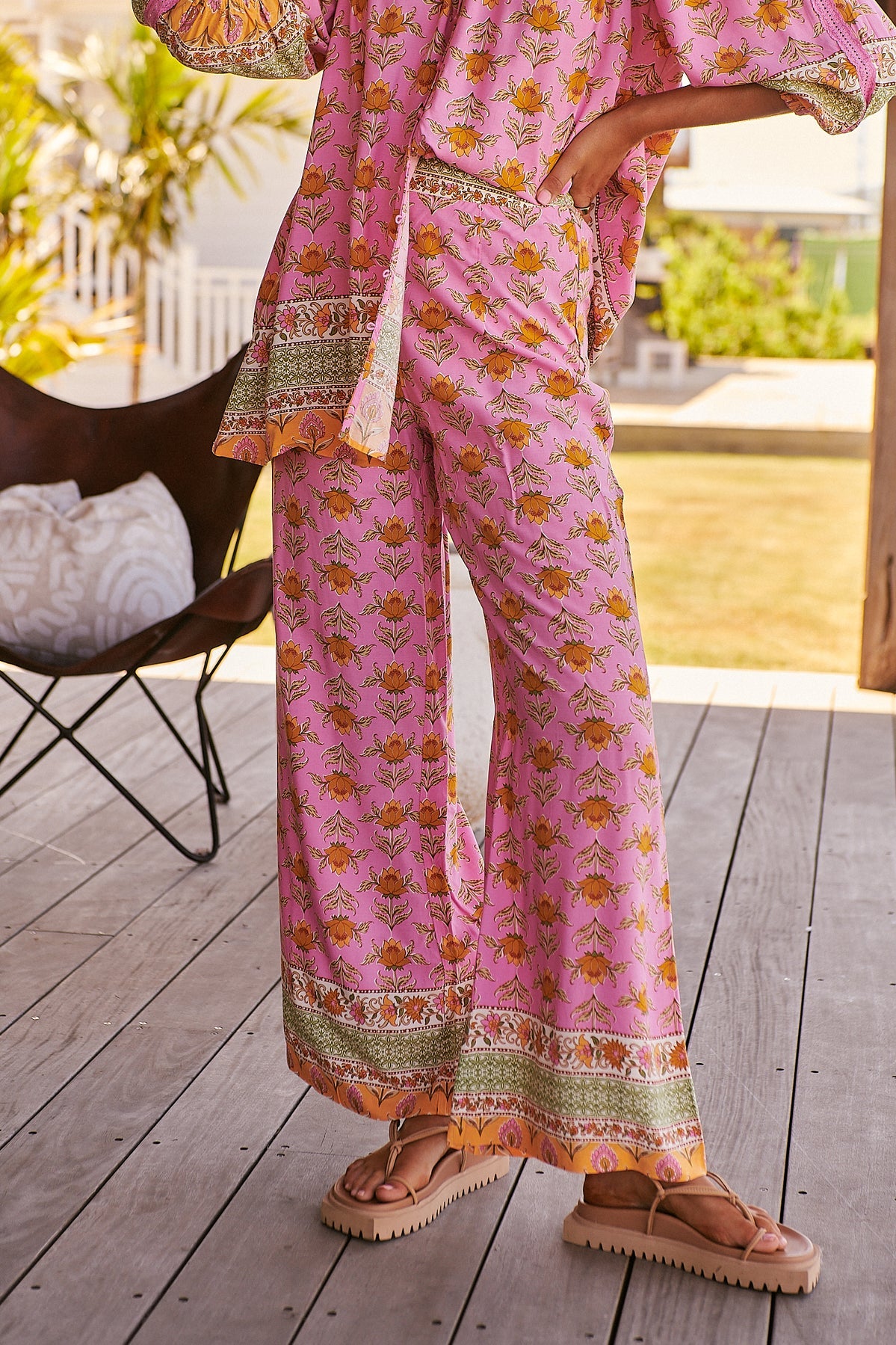 Load image into Gallery viewer, Blushing Meadow Print Jax Pants - Bottoms
