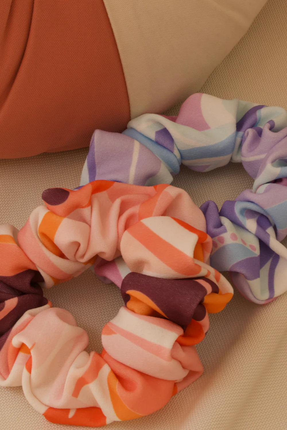 Load image into Gallery viewer, Chunky Scrunchies Blue
