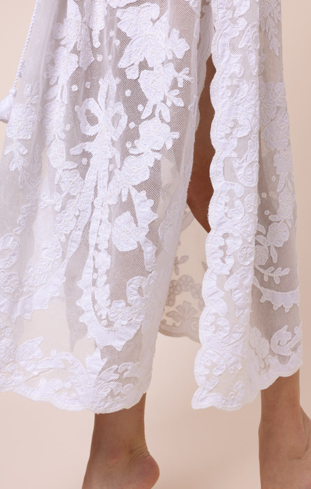 Load image into Gallery viewer, Net Kimono with Bow Embroidery White
