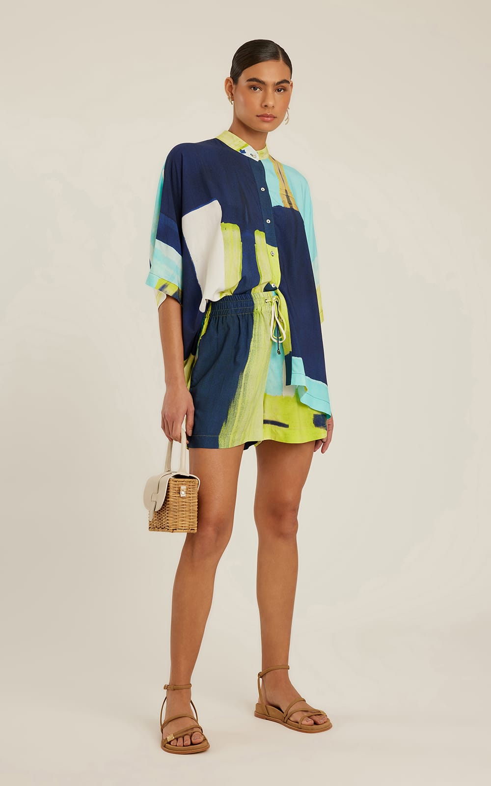 Load image into Gallery viewer, Priest Neckline Shirt Bleue - Top
