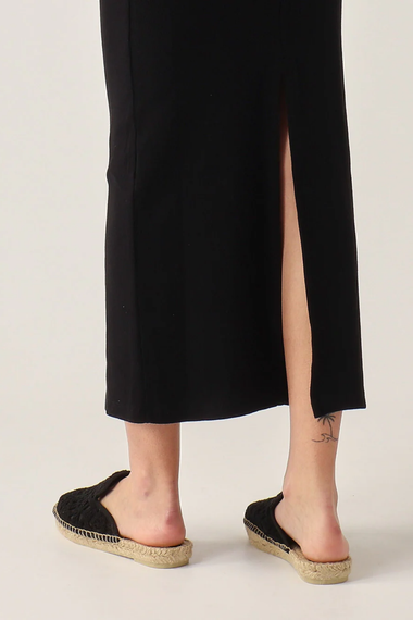 Lane Skirt in Rib Black