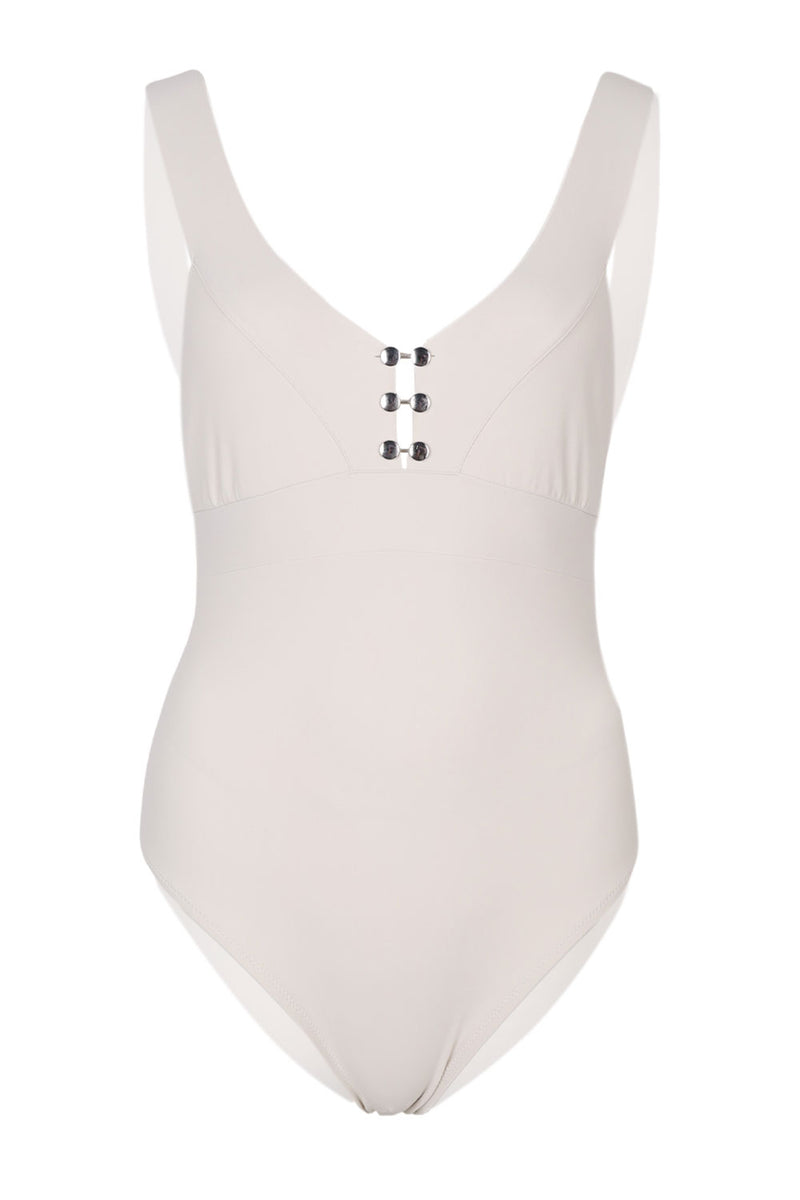 Anton Ivoire One Piece
