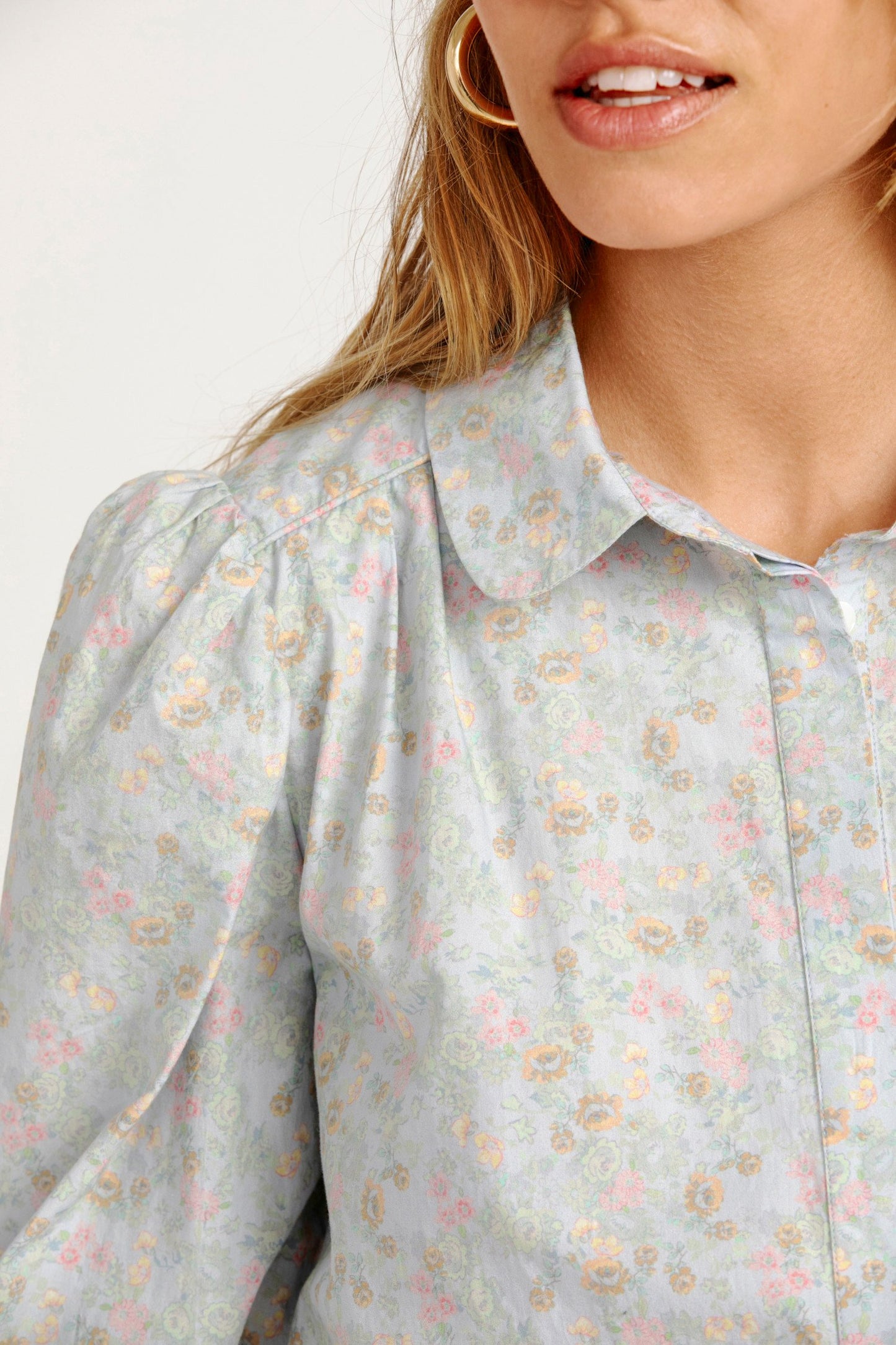 Load image into Gallery viewer, Sansom Blouse Baby Blue Skies

