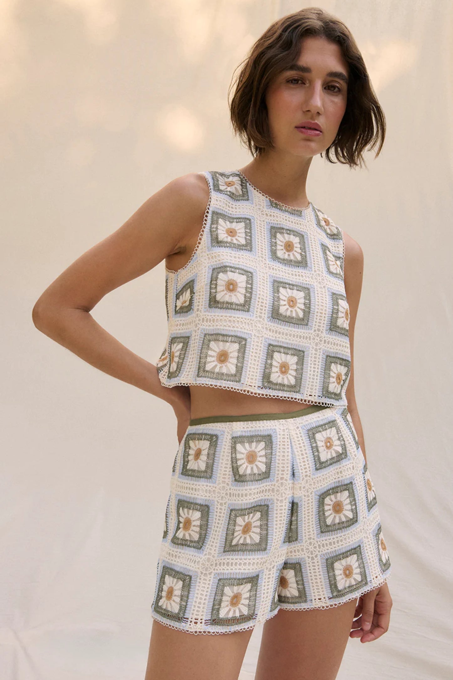 Load image into Gallery viewer, Lia Daisy Crochet Set
