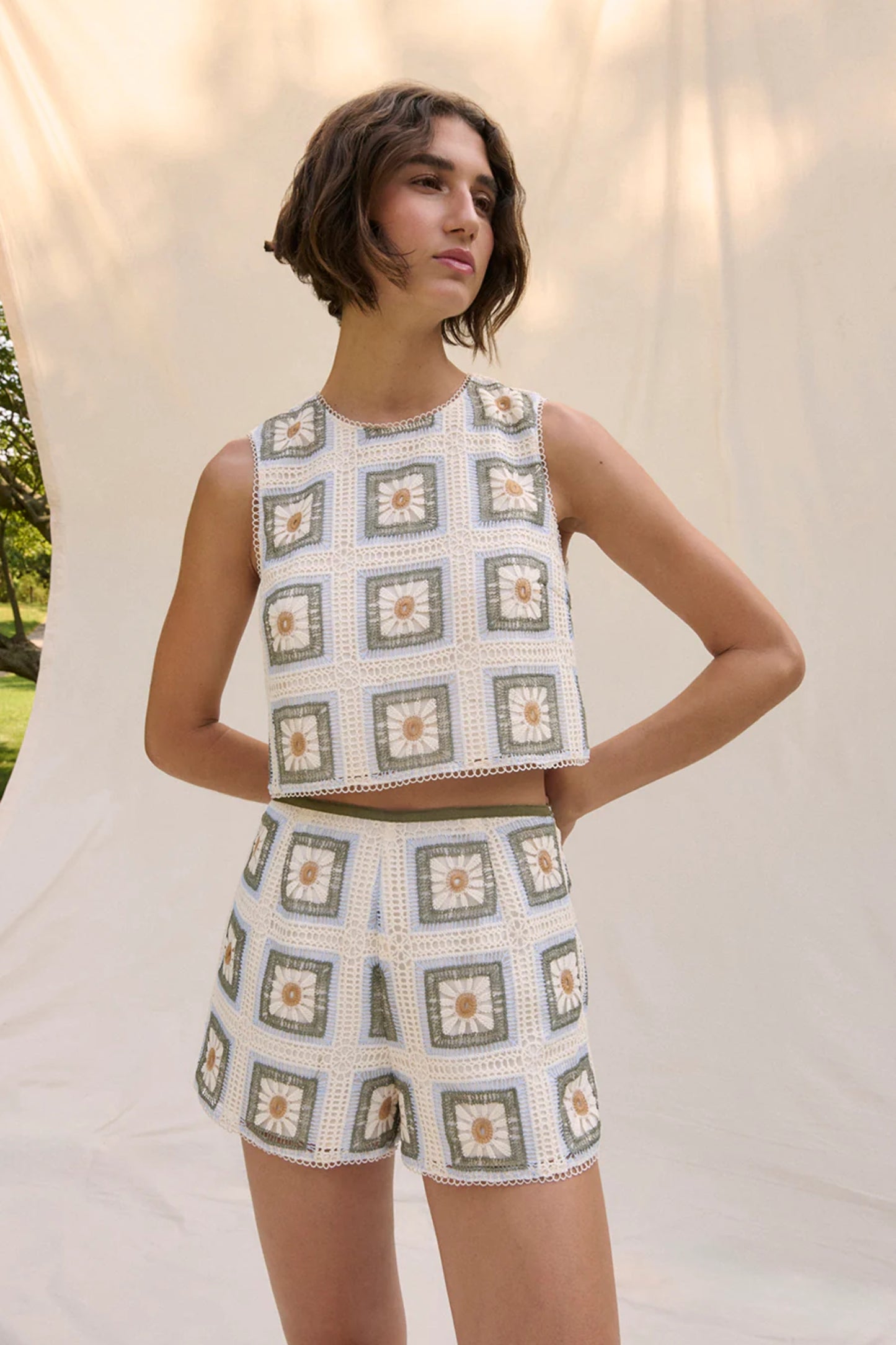 Load image into Gallery viewer, Lia Daisy Crochet Set
