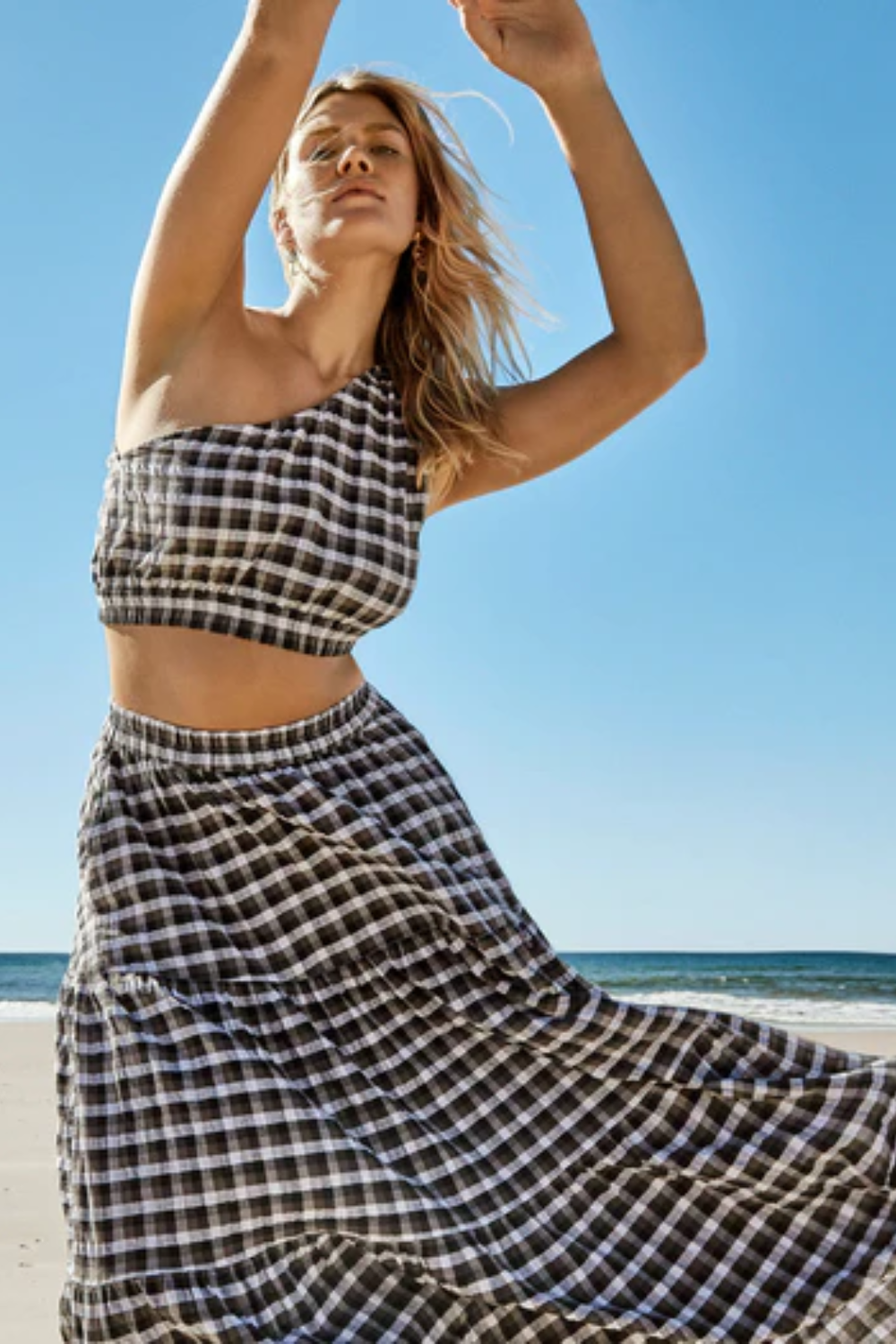 Load image into Gallery viewer, Portofino Gingham Crop Top Black

