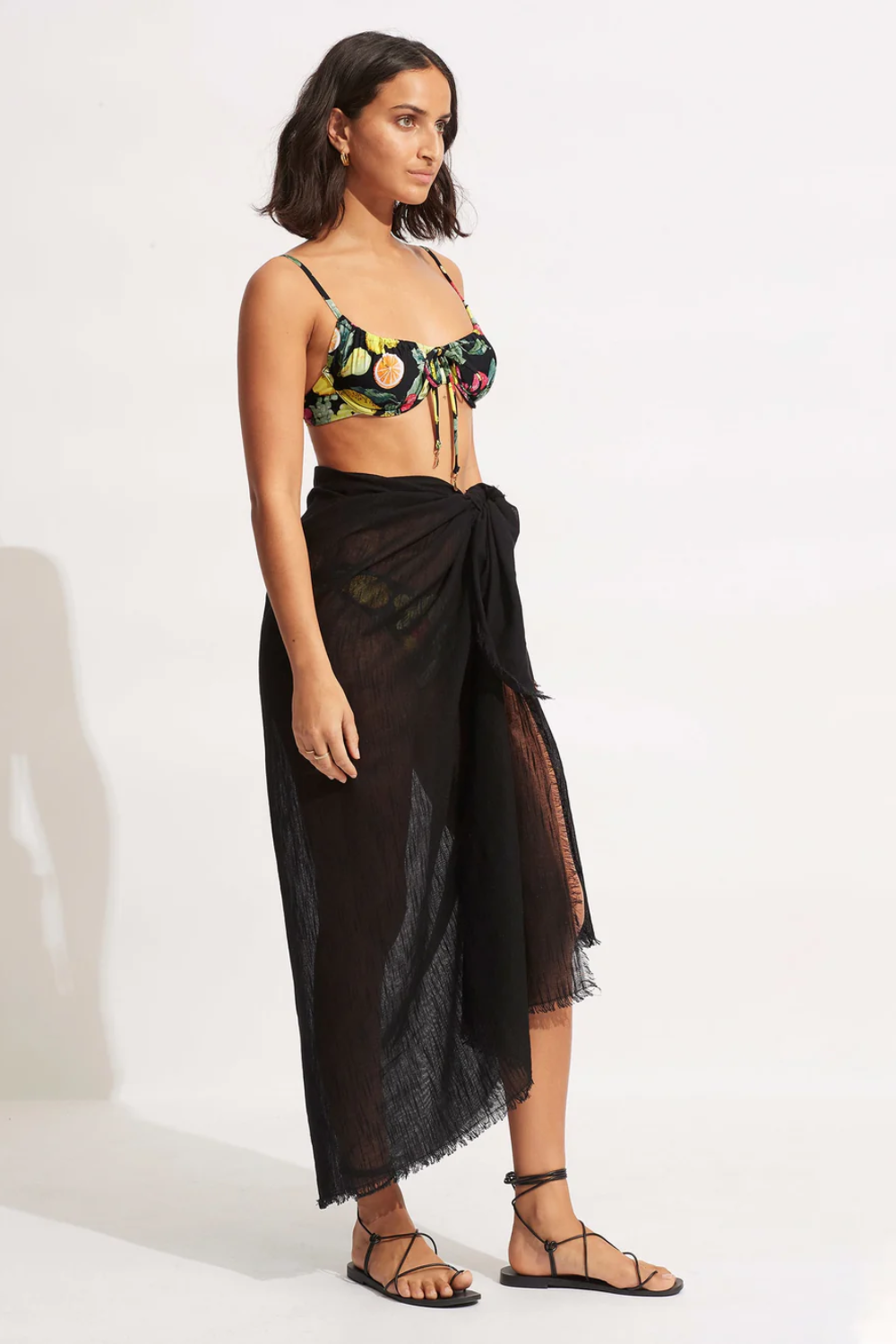 Load image into Gallery viewer, Textured Cotton Beach Wrap Black
