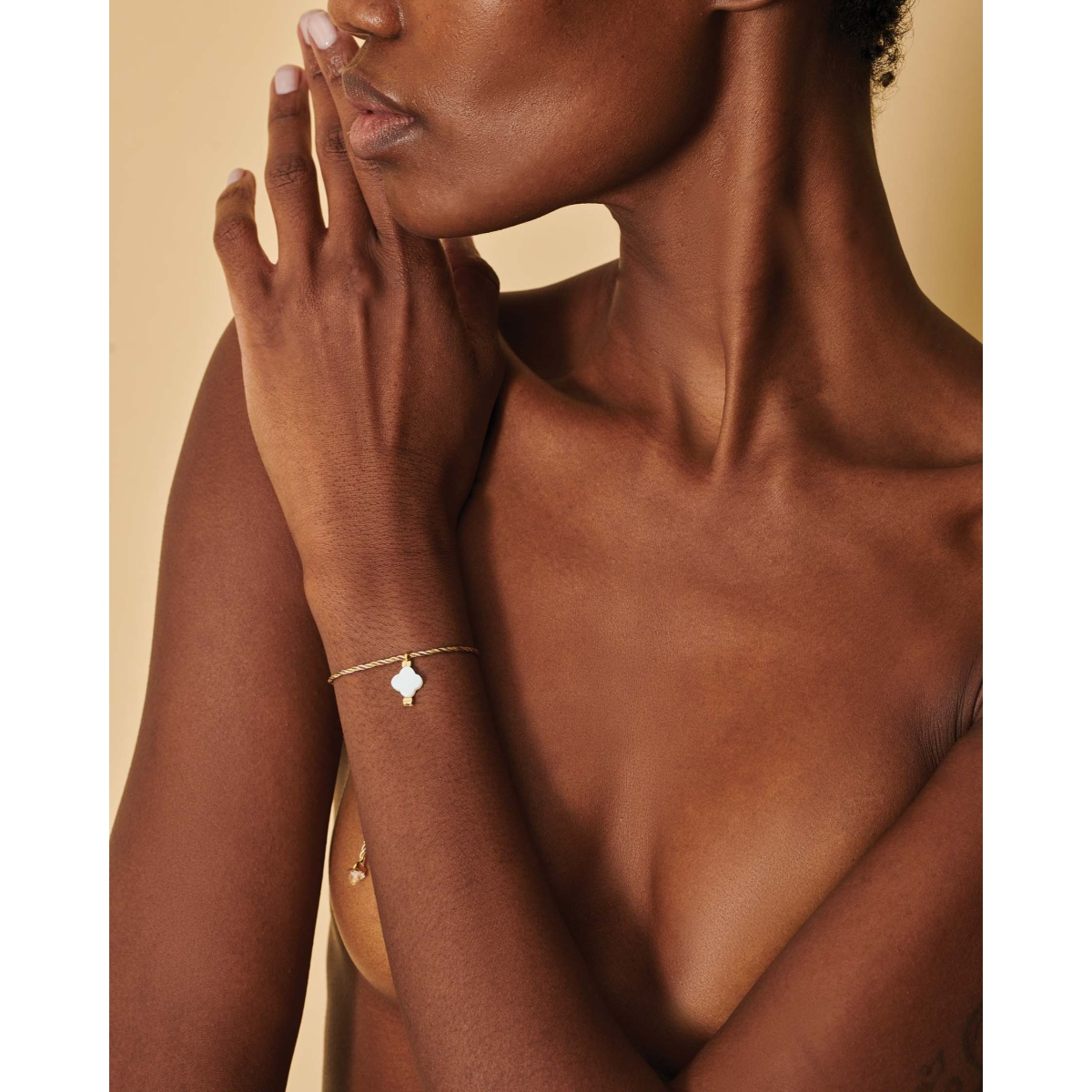 Load image into Gallery viewer, Mother Of Pearl Charm Bracelet Fatima Hand - Bracelet
