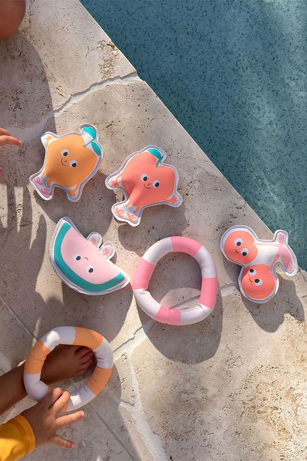Load image into Gallery viewer, Dive Buddies Poppy the Peach Multi Set of 6
