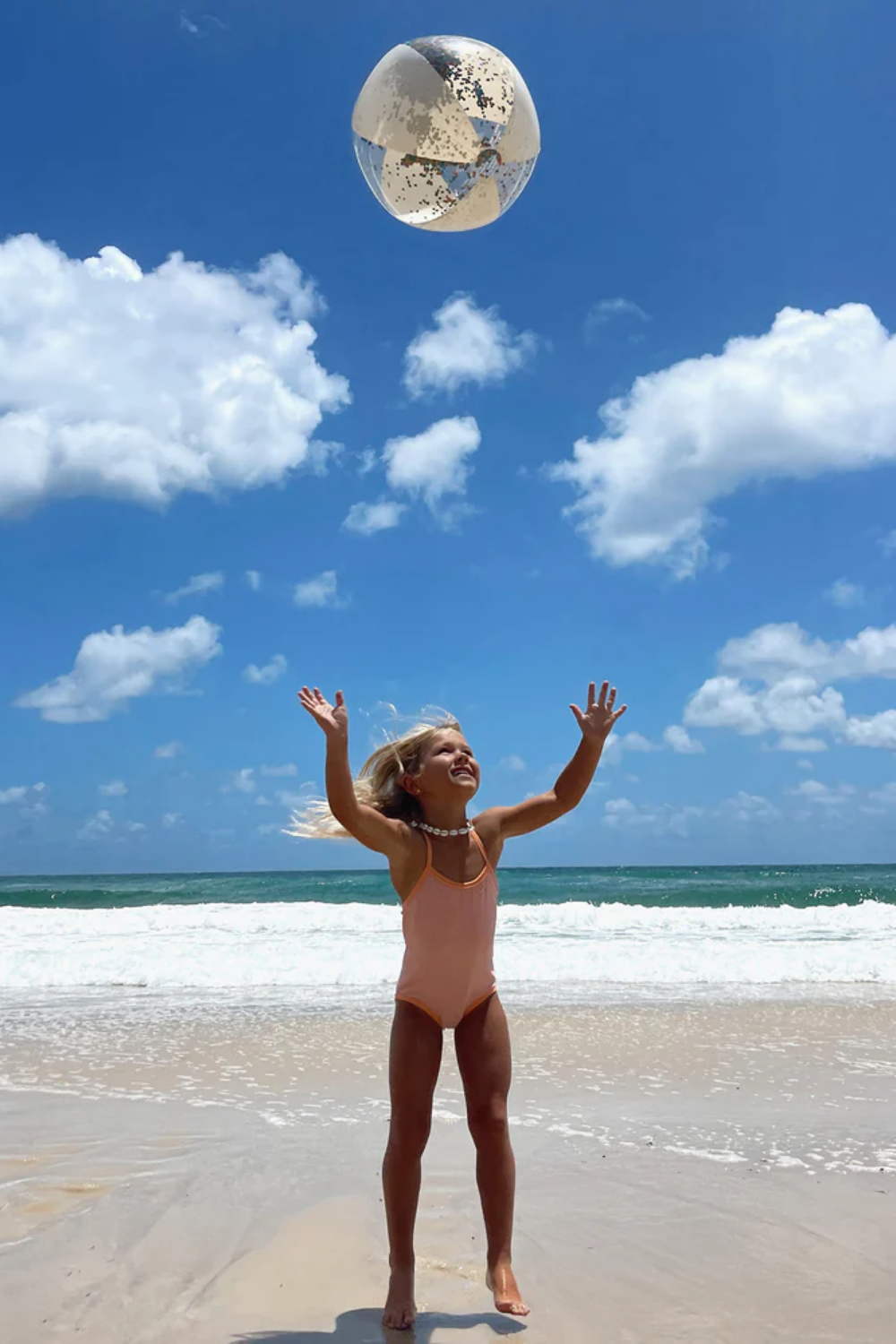 Load image into Gallery viewer, Inflatable Beach Ball Cotton Candy Glitter

