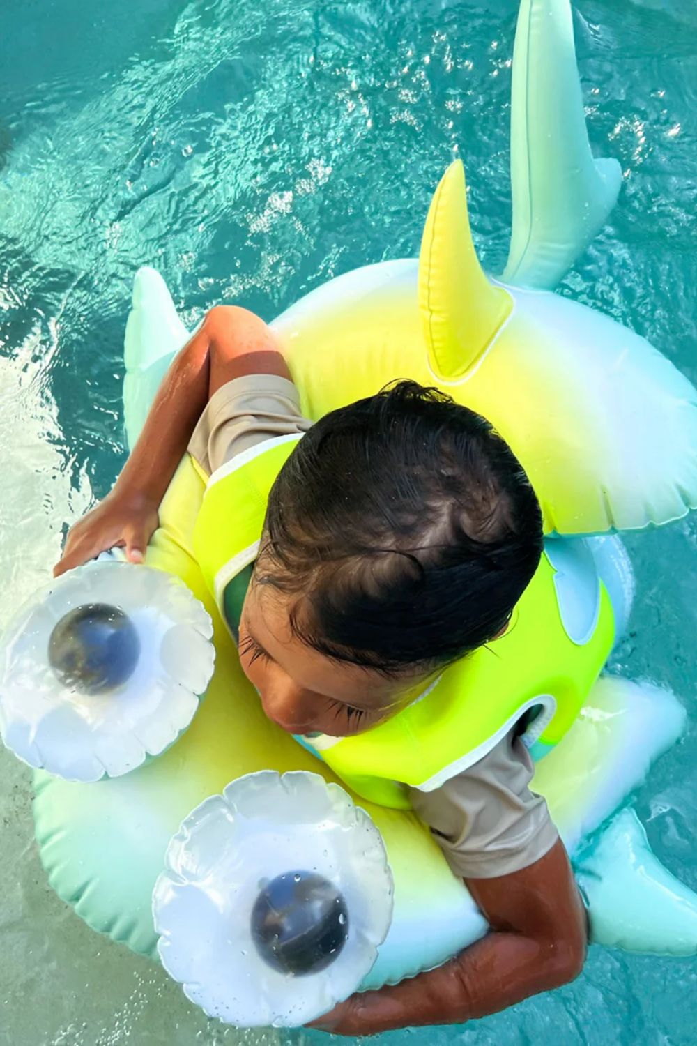 Load image into Gallery viewer, Kids Pool Ring Salty the Shark Multi
