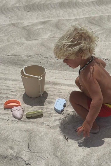 Silicone Bucket & Spade Set Apple Sorbet Multi