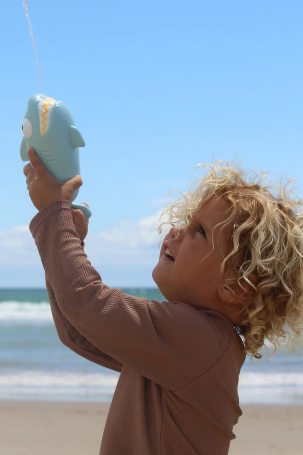 Load image into Gallery viewer, Water Squirters Shark Pastel Blue
