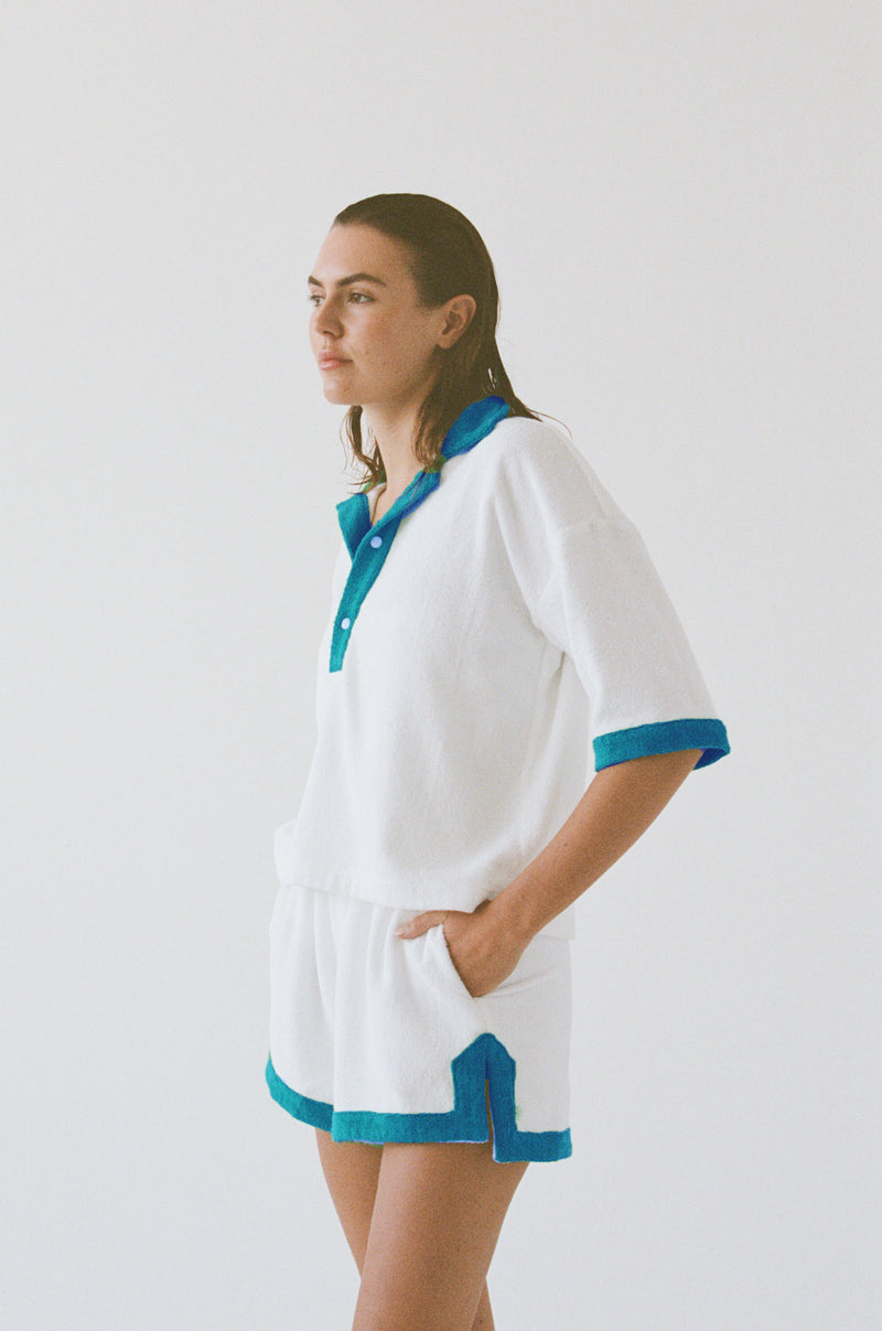 Load image into Gallery viewer, Estate Tee Bianco/Ciano - Top
