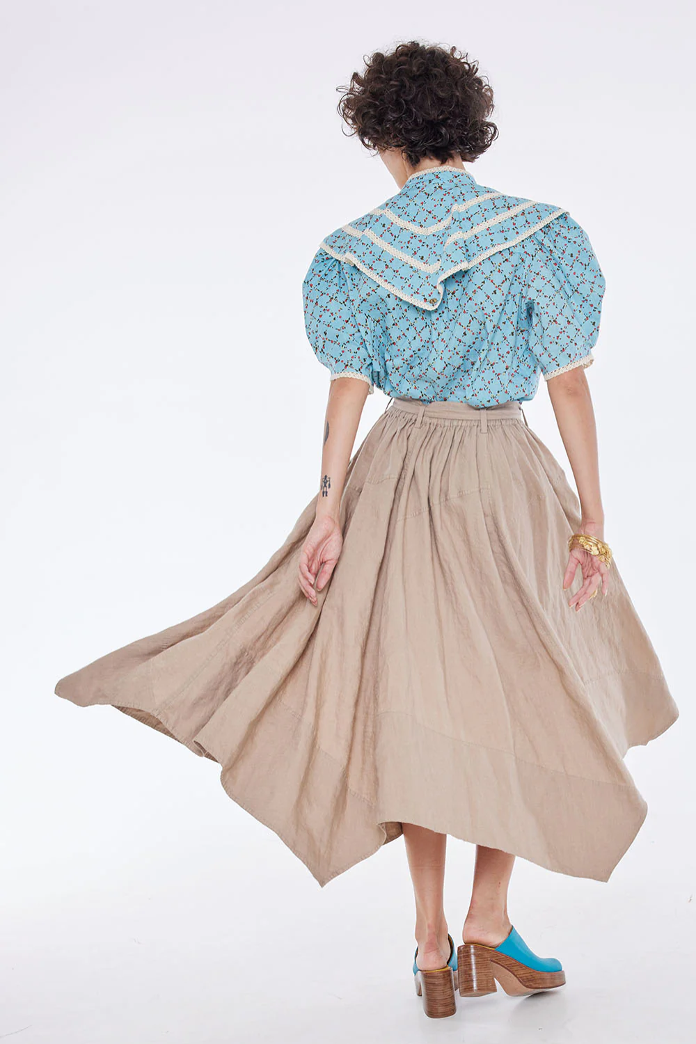 Load image into Gallery viewer, Cruz Cappa Shirt Flower Square Cadet Blue
