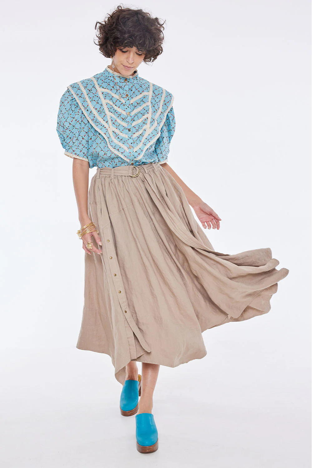 Load image into Gallery viewer, Cruz Cappa Shirt Flower Square Cadet Blue
