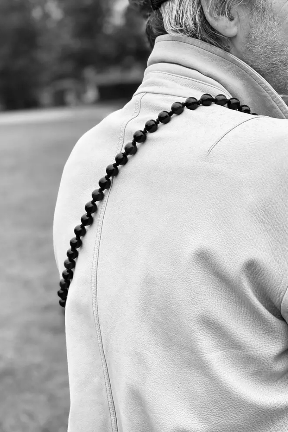 Load image into Gallery viewer, Phone Crossbody Chain Nightshift
