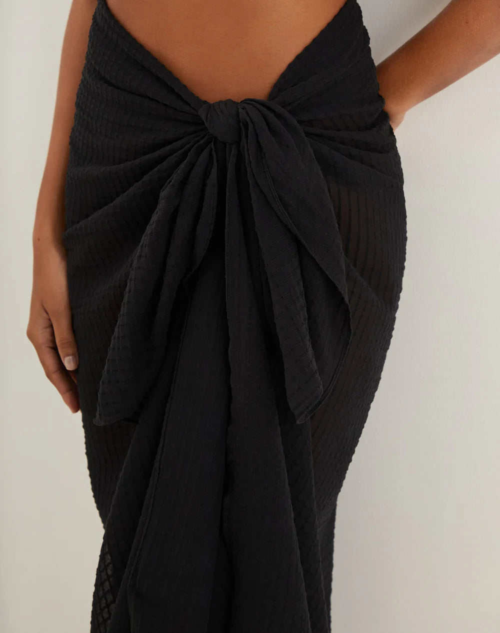 Load image into Gallery viewer, Solid Sarong Black

