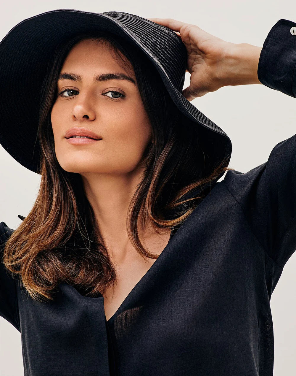 Load image into Gallery viewer, Vix Women Visor Black - Sunvisor
