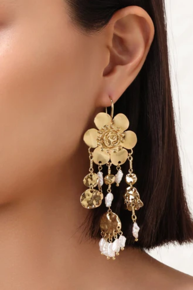 Bellis Chandeliers Earrings