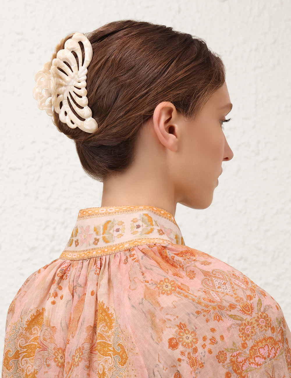 Load image into Gallery viewer, Palm Clasp Shell - Hair Accessories
