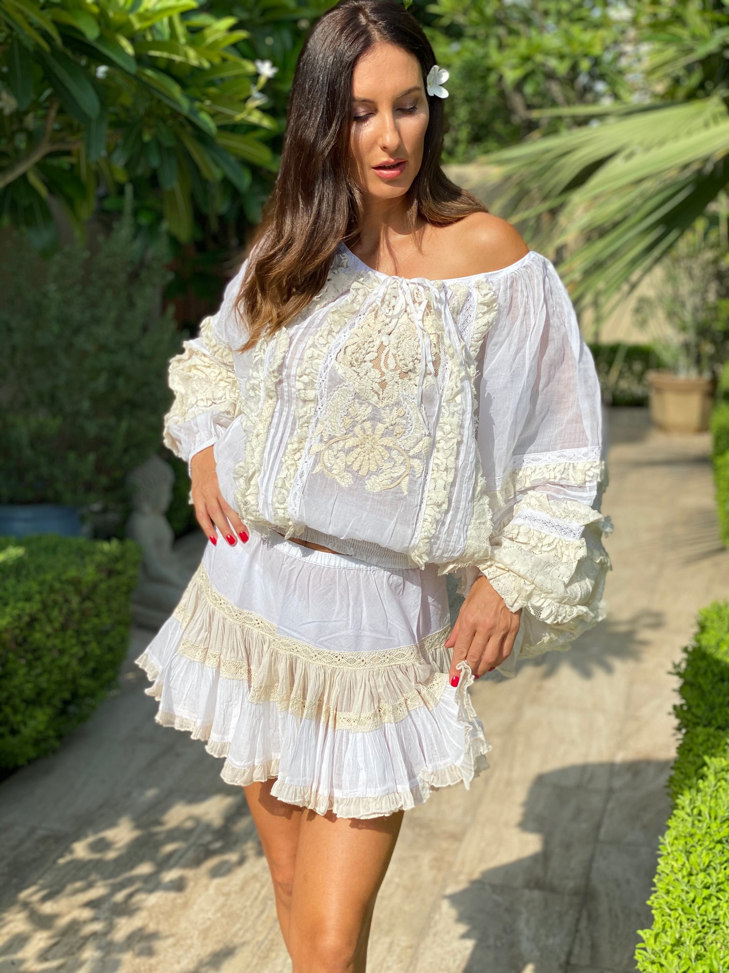 Load image into Gallery viewer, Blouson Lace Decorated White/Ecru/Silver - Top
