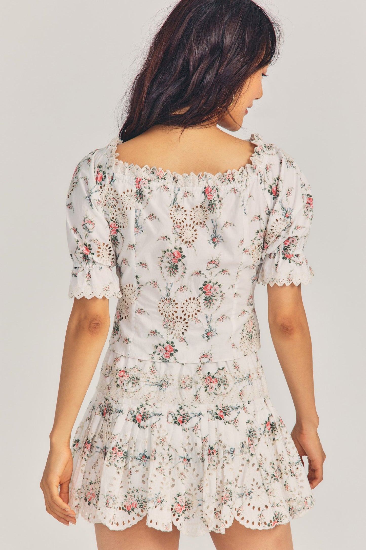 Load image into Gallery viewer, Womens Floral Top
